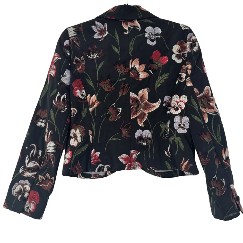 CE Classiques Entier Floral Embroidered Cropped Women's Blazer